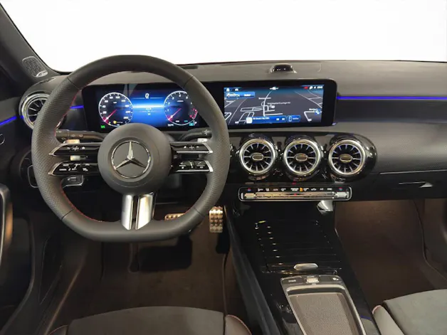 MERCEDES-BENZ A 250 AMG Line 4Matic