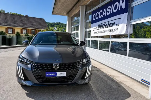 PEUGEOT 208 e-GT