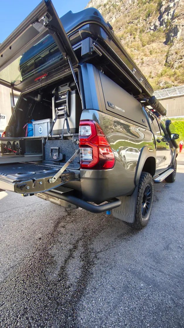 Toyota Hilux Double Cab.-Pick-up 2.8 D-4D 204 Invincible