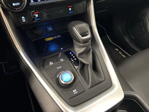 https://vehicle.imgix.net/4487062/d58779bf-60f4-4818-b0d8-1683576bcf9b.jpg
