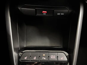 https://vehicle.imgix.net/4487095/79685e78-10be-4d4f-a284-81629827a5c3.jpg