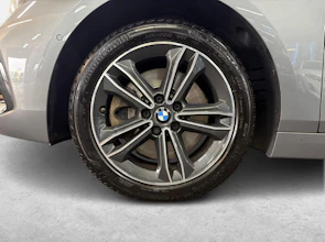 https://vehicle.imgix.net/4487103/b174b1aa-cf5e-4f09-a9fb-30d04b214777.jpg