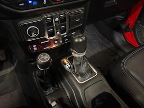 https://vehicle.imgix.net/4487110/98b07f42-9f80-4f20-b130-60764111b41a.jpg