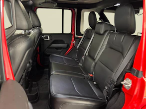 https://vehicle.imgix.net/4487110/c1888a83-0aff-4009-9305-f4aae94637ea.jpg