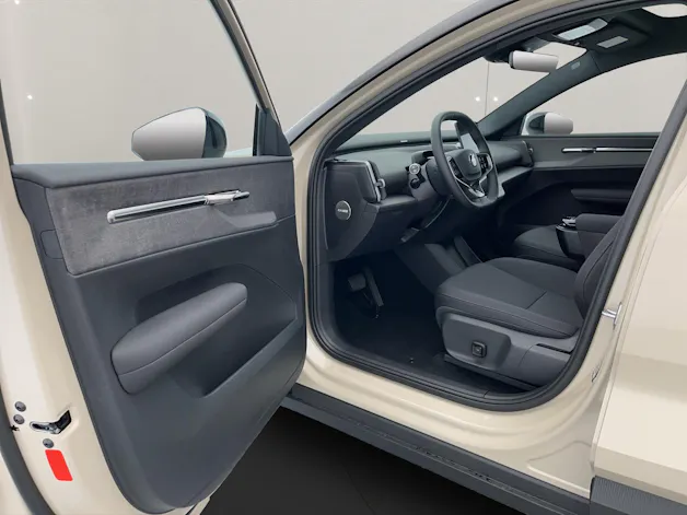 VOLVO EX30 P8 AWD