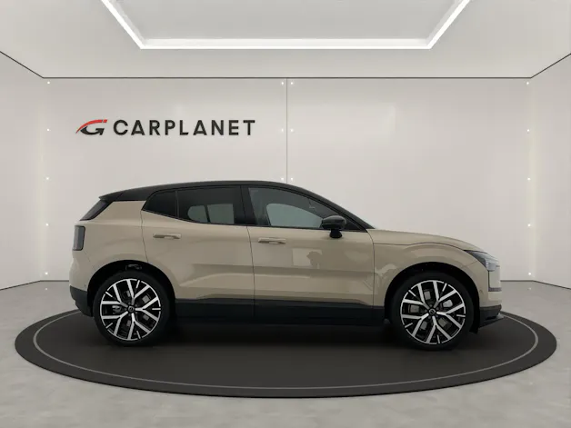 VOLVO EX30 P8 AWD