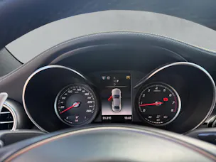 MERCEDES-BENZ C-Klasse W205 C 200 AMG Line 4matic 8 (CH)