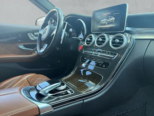 MERCEDES-BENZ C-Klasse W205 C 200 AMG Line 4matic 8 (CH)