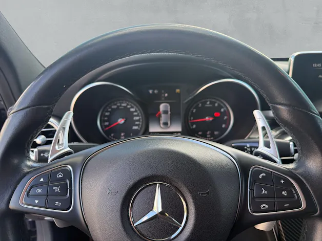MERCEDES-BENZ C-Klasse W205 C 200 AMG Line 4matic 8 (CH)