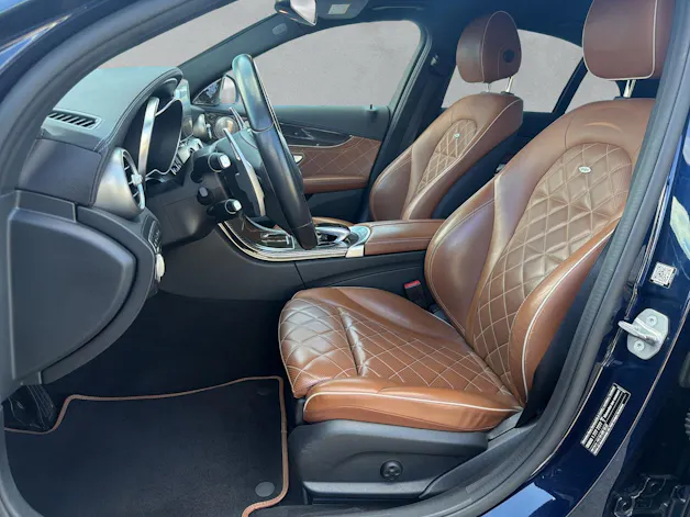 MERCEDES-BENZ C-Klasse W205 C 200 AMG Line 4matic 8 (CH)