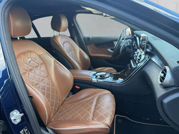 MERCEDES-BENZ C-Klasse W205 C 200 AMG Line 4matic 8 (CH)