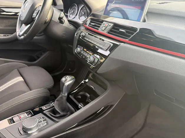 BMW X1 18d Sport Line xDrive F48 (CH) AHK