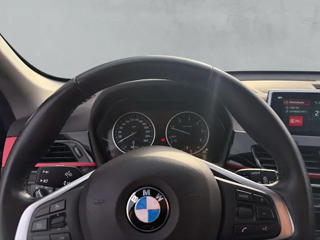 BMW X1 18d Sport Line xDrive F48 (CH) AHK