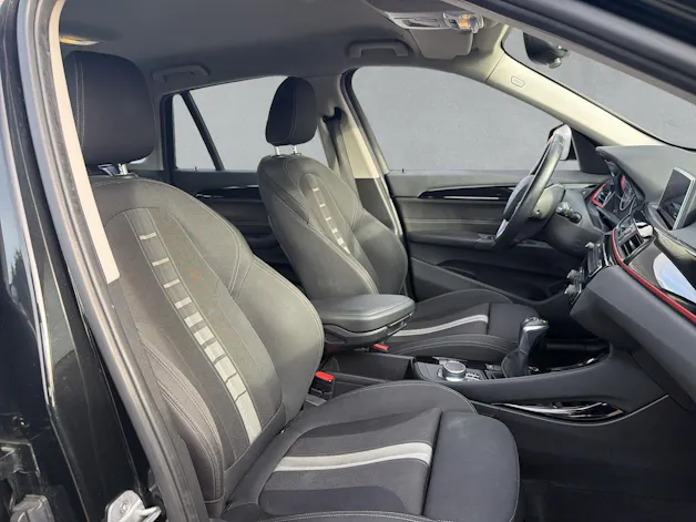 BMW X1 18d Sport Line xDrive F48 (CH) AHK