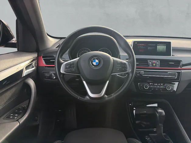 BMW X1 18d Sport Line xDrive F48 (CH) AHK