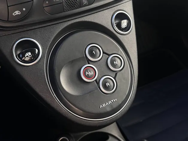 FIAT 695 C Abarth 1.4 T-Jet 180 Rivale