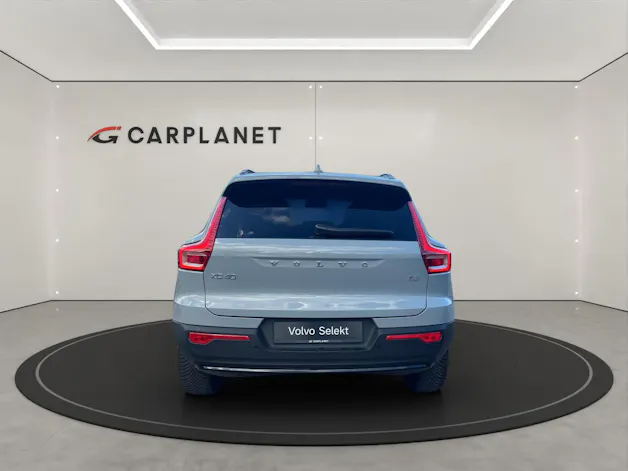 VOLVO XC40 2.0 B3 MH Plus Dark .