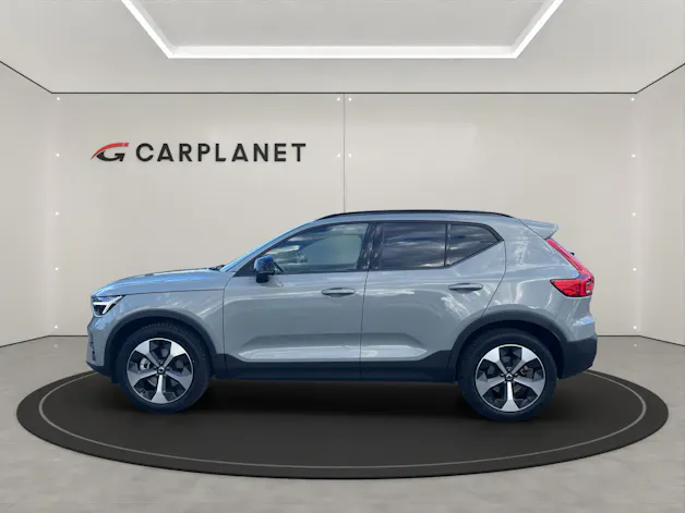 VOLVO XC40 2.0 B3 MH Plus Dark .