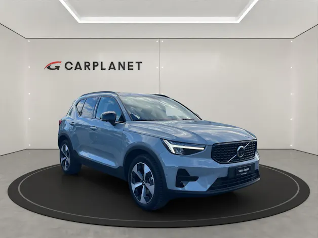 VOLVO XC40 2.0 B3 MH Plus Dark .