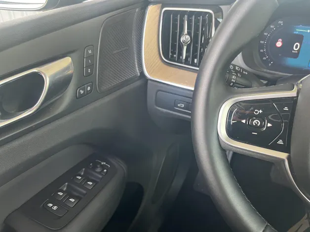 VOLVO XC60 2.0 T8 TE Plus Dark eAWD
