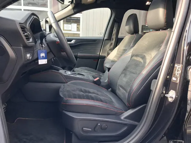 FORD Kuga 2.5 Hybrid ST-Line X 4x4