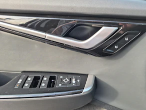 https://vehicle.imgix.net/4487363/acc76206-7a21-452d-b2d9-0d33c7f54f98.jpg