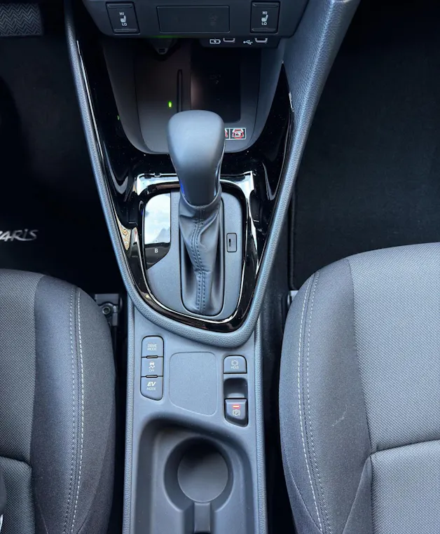 Toyota Yaris 1.5 VVT-i HSD Trend