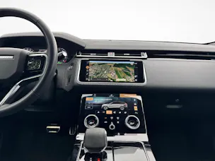 Land Rover Range Rover Velar 2.0 P400e R-Dynamic SE mit Panorama-Schiebedach