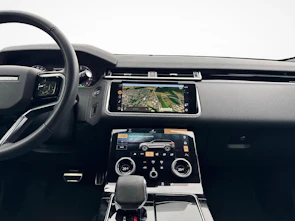 image du véhicule LAND ROVER Range Rover Velar 2.0 P400e R-Dynamic SE mit Panorama-Schiebedach