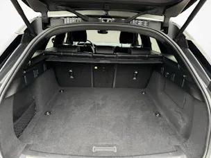 Land Rover Range Rover Velar 2.0 P400e R-Dynamic SE mit Panorama-Schiebedach