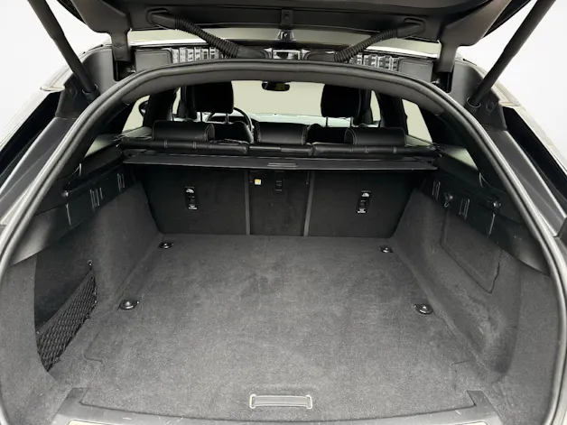 Land Rover Range Rover Velar 2.0 P400e R-Dynamic SE mit Panorama-Schiebedach