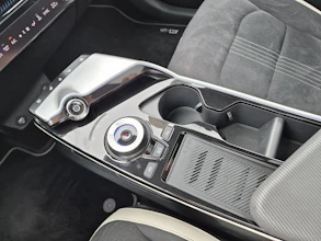 https://vehicle.imgix.net/4487408/6c15ecf9-deef-4174-8d71-52c042bad8d8.jpg