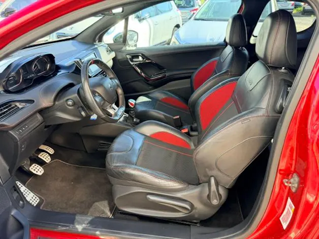 PEUGEOT 208 1.6 Turbo GTi