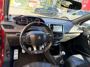 PEUGEOT 208 1.6 Turbo GTi