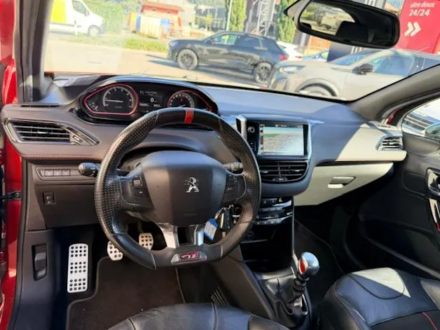 PEUGEOT 208 1.6 Turbo GTi