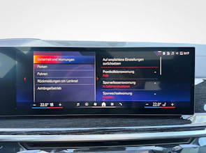 https://vehicle.imgix.net/4487745/362b8a31-b036-48a1-9c4a-3f3590f78639.jpg