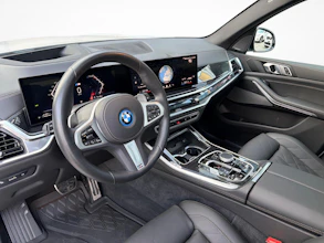 https://vehicle.imgix.net/4487745/af46917f-379c-4944-8e7e-239b70511b8a.jpg