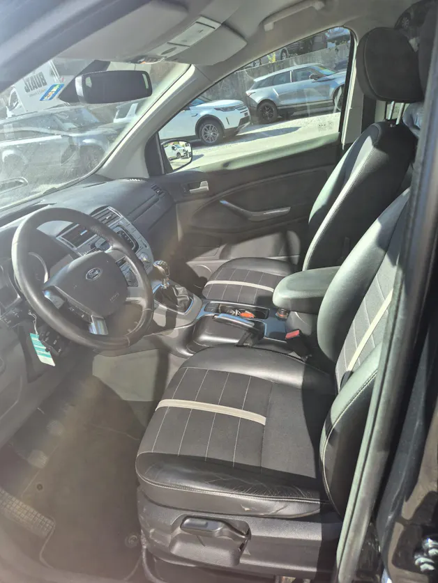 FORD Kuga 2.0 TDCi 140 Titanium