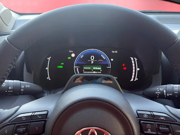 Toyota Yaris 1.5 VVT-i HSD Trend