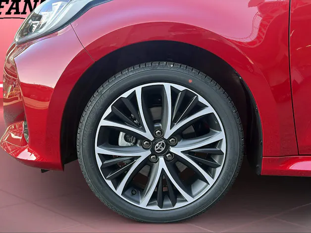 Toyota Yaris 1.5 VVT-i HSD Trend