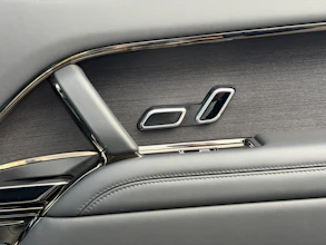 https://vehicle.imgix.net/4487848/033cca96-09da-4d1d-b451-c5fda6f08326.jpeg