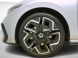 VW Golf 8.5 2.0 TSI DSG R-Line Black Style 4Motion