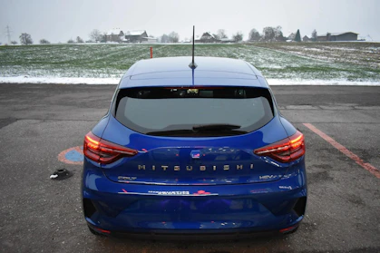 MITSUBISHI COLT 5