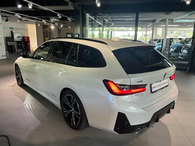 BMW 320d xDrive 48V Touring Steptronic M Sport