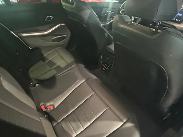 BMW 320d xDrive 48V Touring Steptronic M Sport