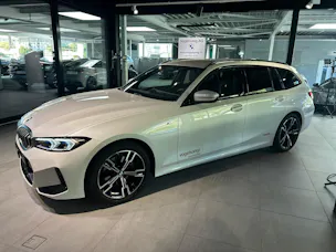 BMW 320d xDrive 48V Touring Steptronic M Sport