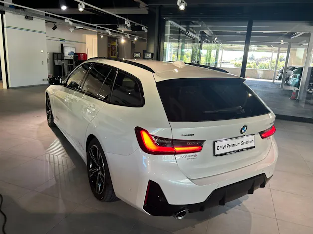 BMW 320d xDrive 48V Touring Steptronic M Sport