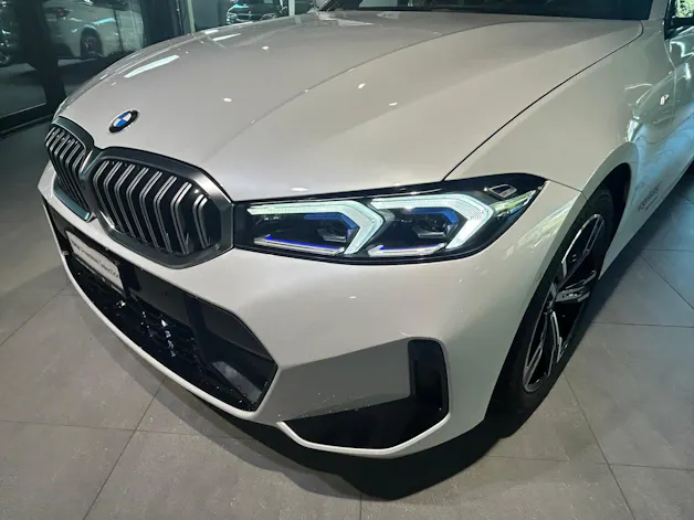 BMW 320d xDrive 48V Touring Steptronic M Sport