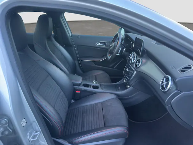 MERCEDES-BENZ GLA 220 d AMG Line 4Matic 7G-DCT