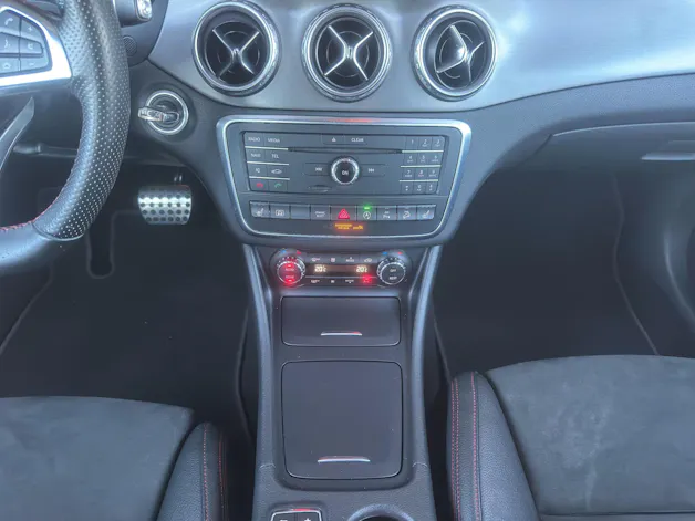 MERCEDES-BENZ GLA 220 d AMG Line 4Matic 7G-DCT